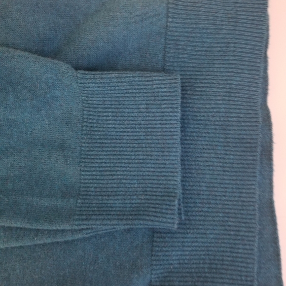 2 Men's V Neck Cotton Blend Sweaters Size L - Picture 4 of 7